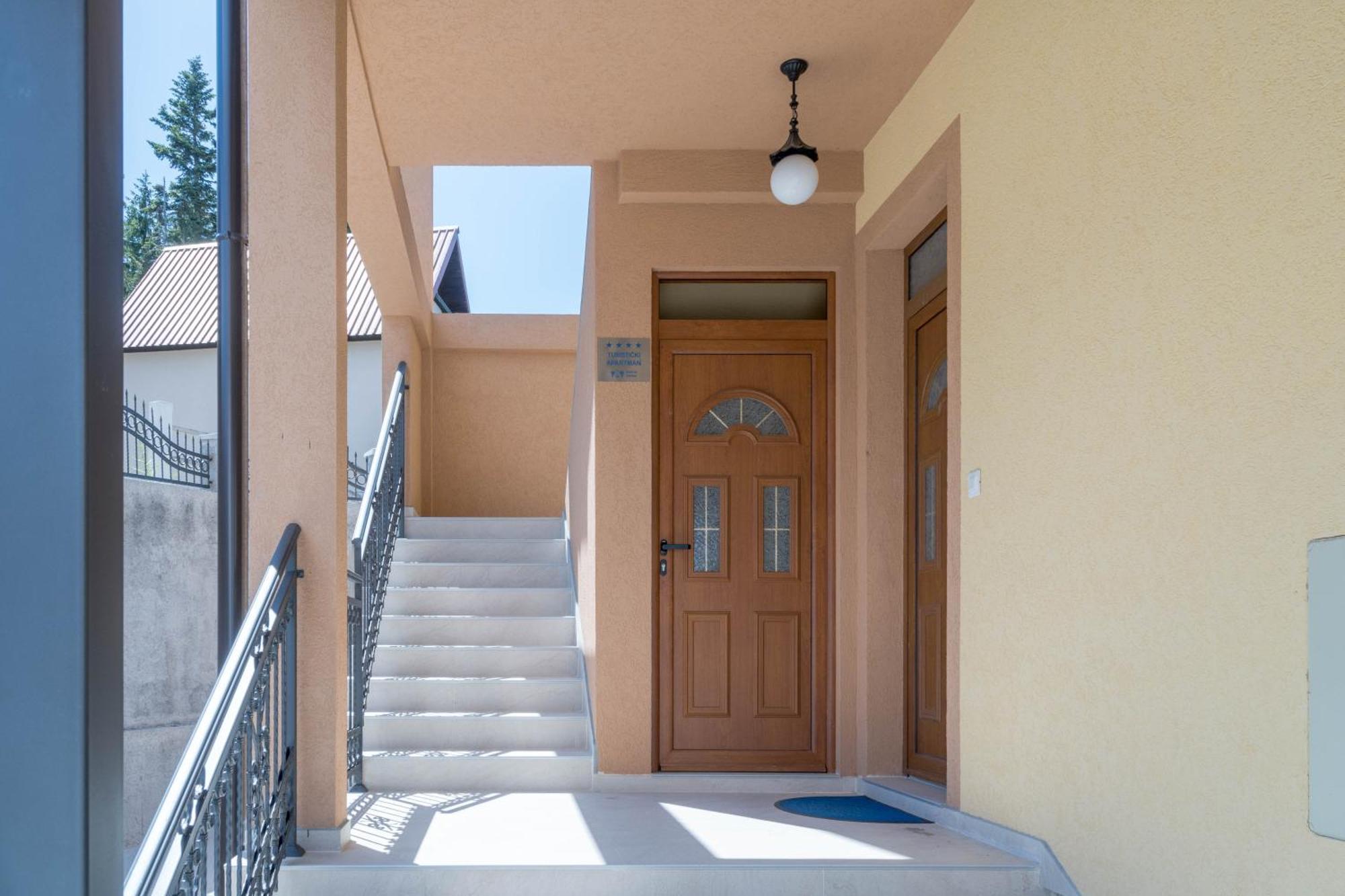 Villa Lara Žabljak エクステリア 写真