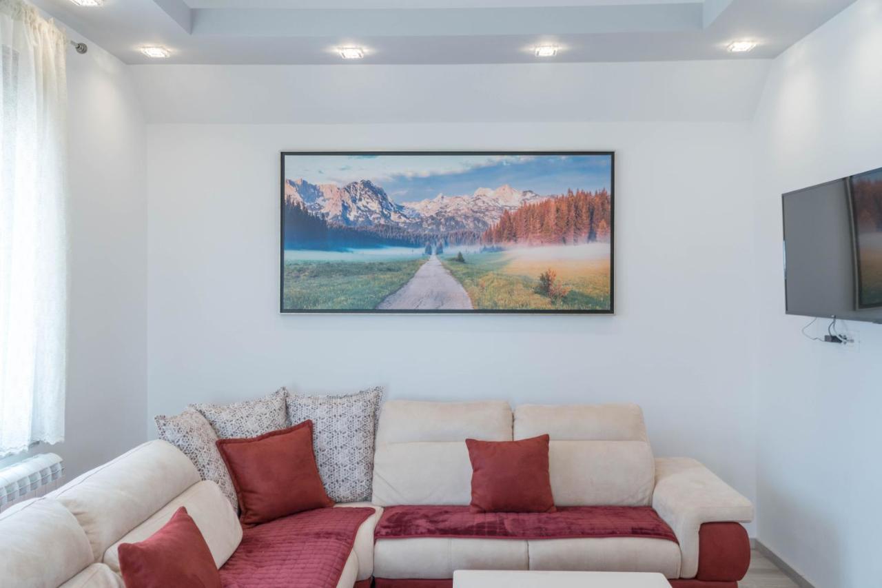 Villa Lara Žabljak エクステリア 写真