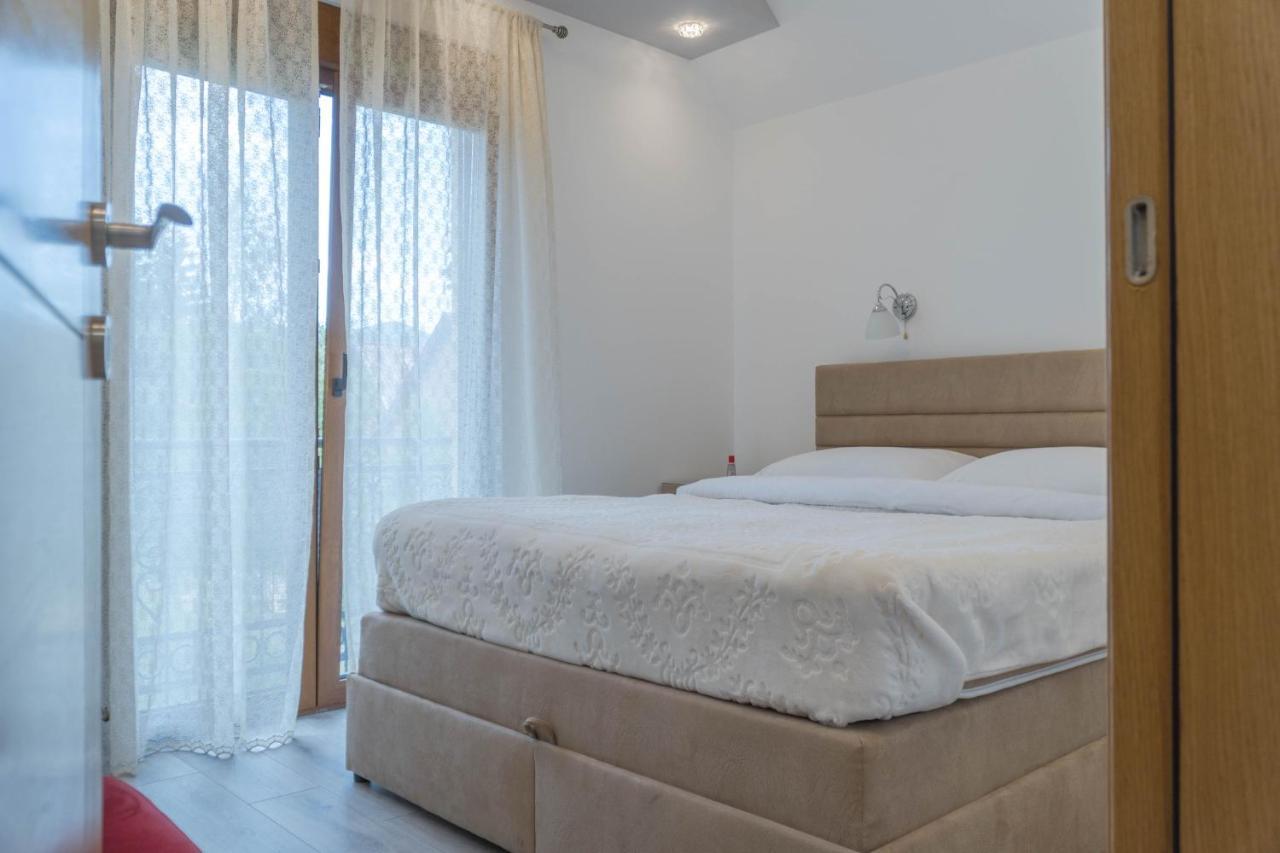Villa Lara Žabljak エクステリア 写真
