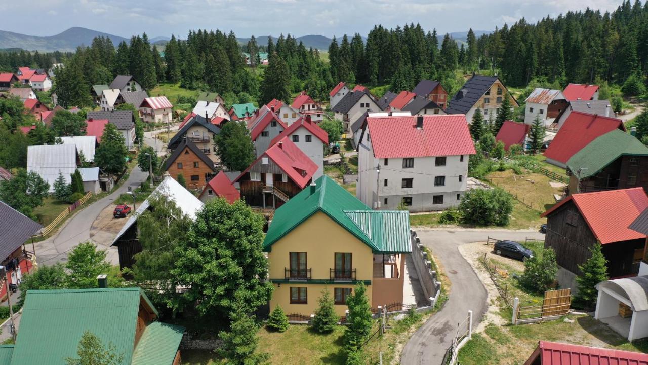 Villa Lara Žabljak エクステリア 写真