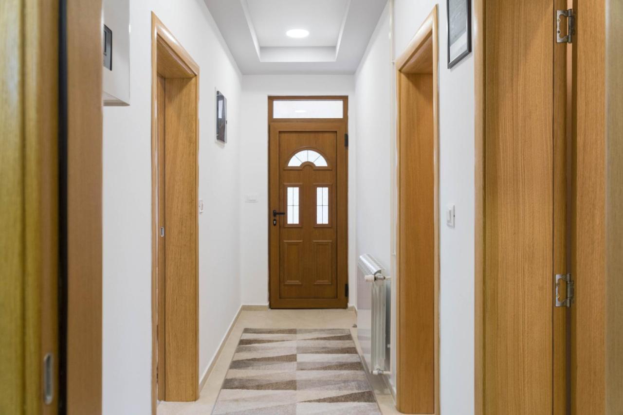 Villa Lara Žabljak エクステリア 写真